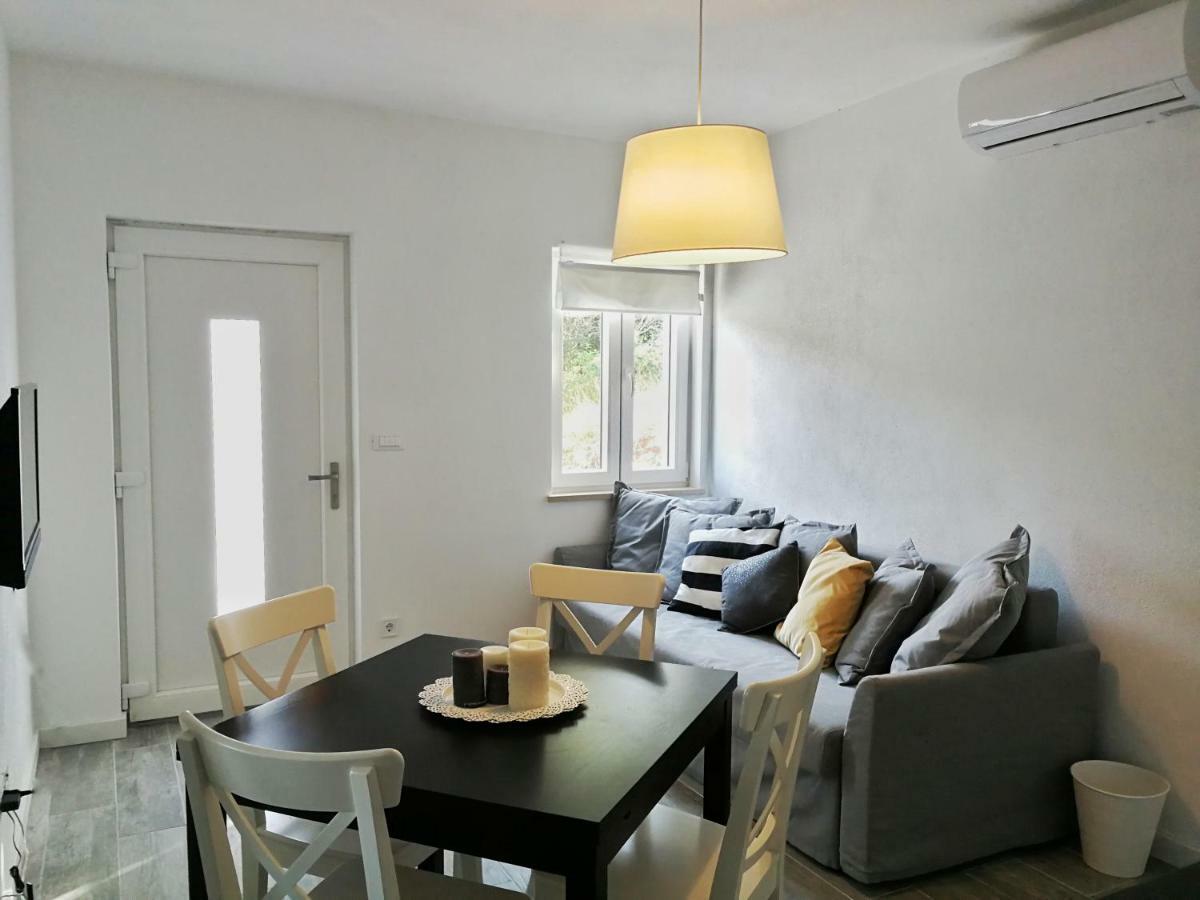 Apartmani Marijana Postira Exterior photo